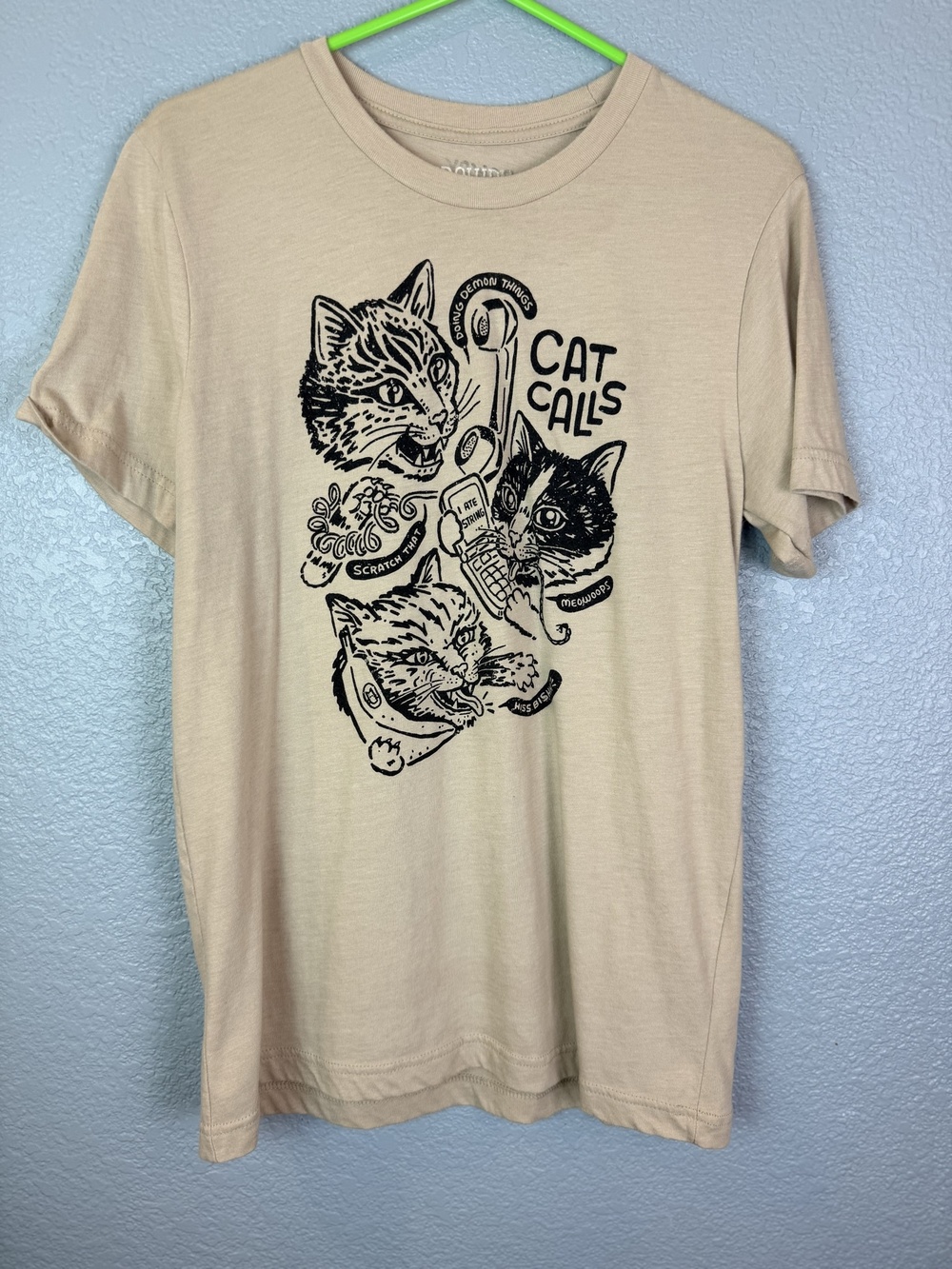 Dowdy Studio Shirt Mens Medium Beige Cat Calls Cat Graphic Tee Funny Humor